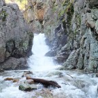 Cascada del Purgatorio. Escondida entre rocas.